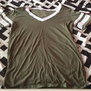 Olive green v neck short sleeve t shirt